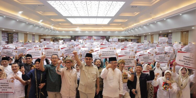 Prabowo Berkomitmen Berantas Kemiskinan dan Kendalikan Harga Sembako