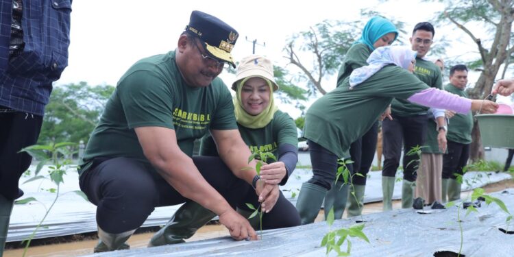 Gaungkan Semangat Menanam, Pj Gubernur Babel: Rumah Dinas Sebagai Percontohan