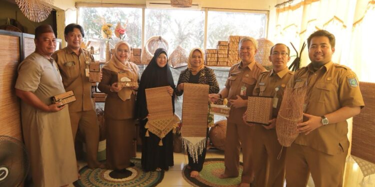 Pj Ketua Dekranasda Kep. Babel Minta Brand Lidi Nipah Babel Segera Dipatenkan