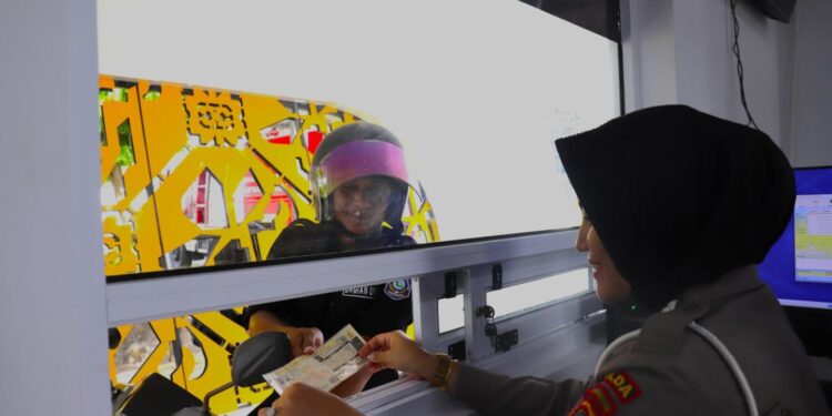 Samsat Drive Thru ” Program Pembuka Tahun BAKUDA JUARA”