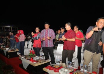 Pj Gubernur Babel Buat Ribuan Penonton Basel Bekecak Festival Bersemangat