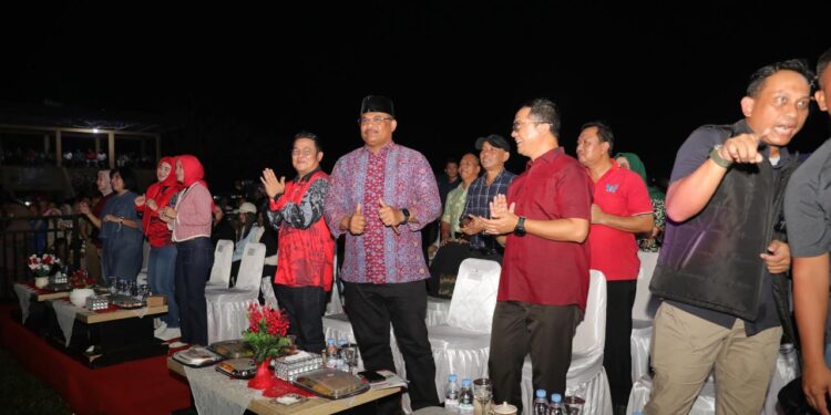 Pj Gubernur Babel Buat Ribuan Penonton Basel Bekecak Festival Bersemangat