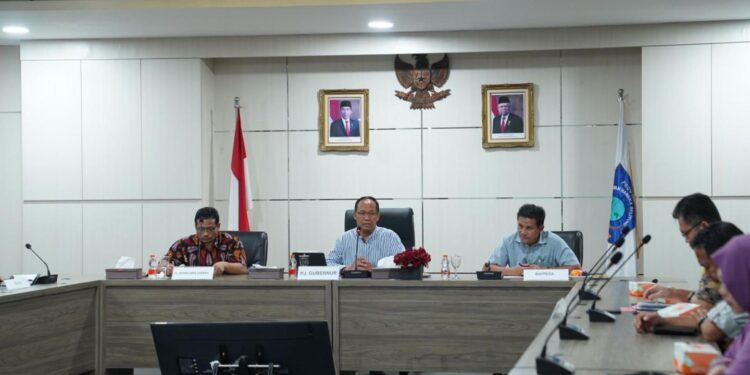 Rapim Perdana:Pj Gubernur Sugito Diskusikan Permasalahan di Babel