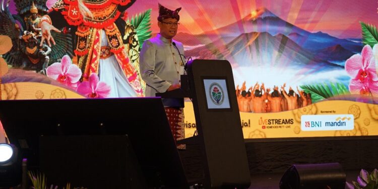 Pj Gubernur Sugito Raih Penghargaan di Ajang Lomba Desa Wisata Nusantara Tahun 2024
