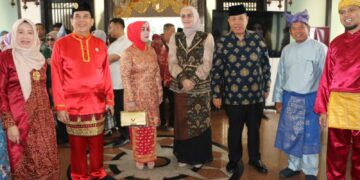 Lestarikan Tradisi, Gubernur Hidayat Arsani Hadiri Halalbihalal dan Festival Bedulang IKMB