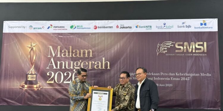 SMSI Beri Penghargaan kepada Penjaga Demokrasi dan Pendukung Kemerdekaan Pers Indonesia