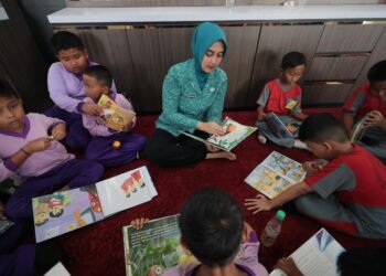 Ketua TP-PKK Babel Ajak Ratusan Siswa SD Lestarikan Permainan Tradisional