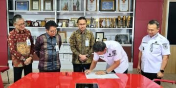 Bank Sumsel Babel Salurkan CSR untuk Penataan Lanskap Tugu Adipura Kabupaten Bangka
